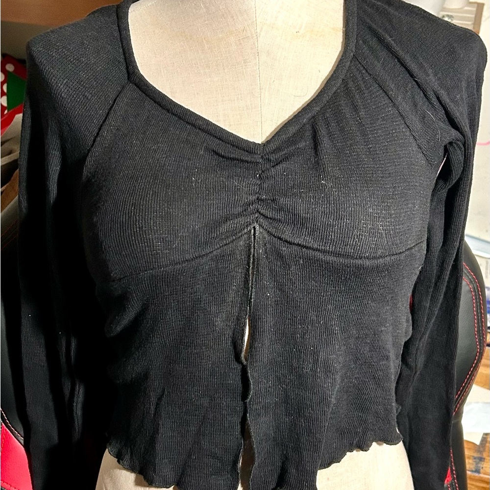 Tilly's Black Ruched Long Sleeve Top